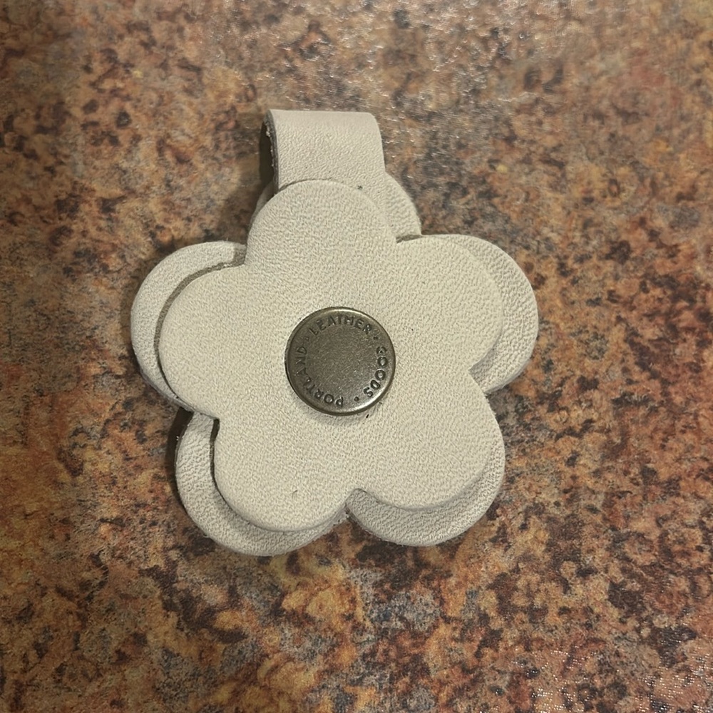 Portland Leather Goods NEW cream flower clip